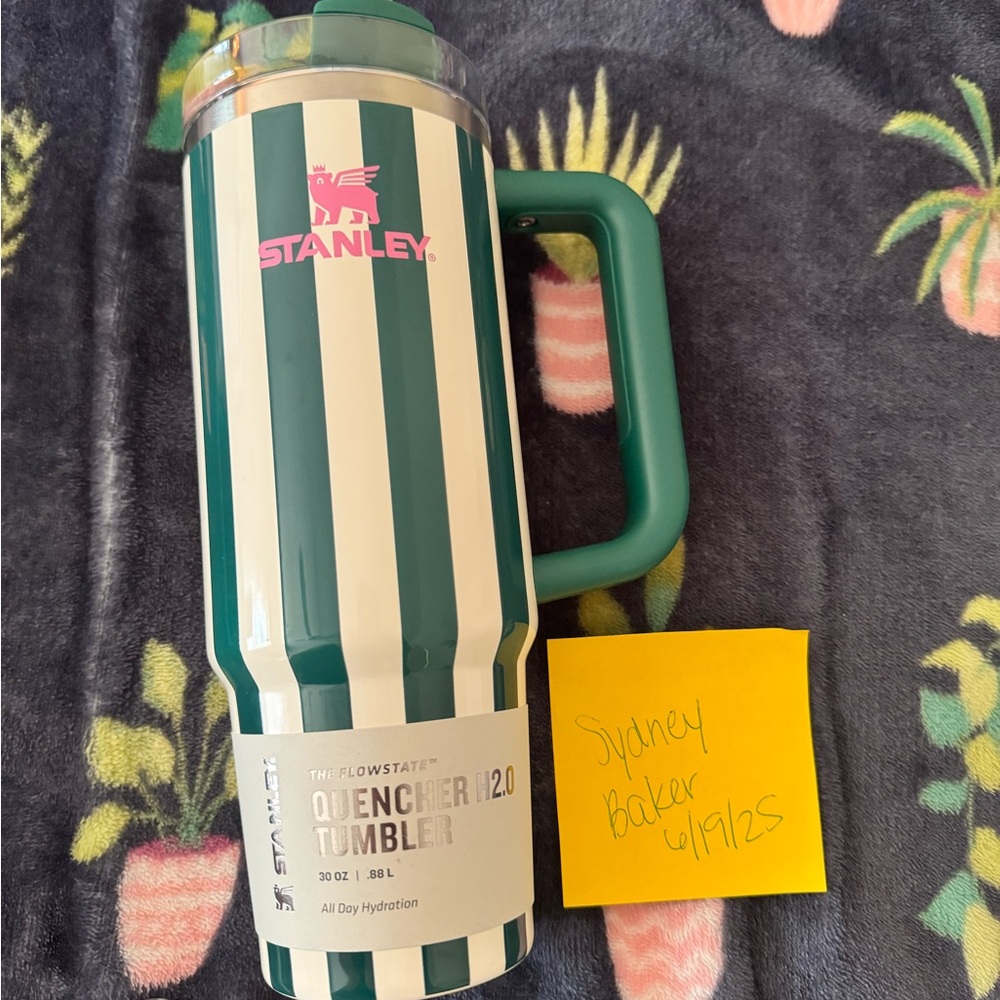 BNWT 30 oz Stanley Quencher Emerald Cabana Gloss